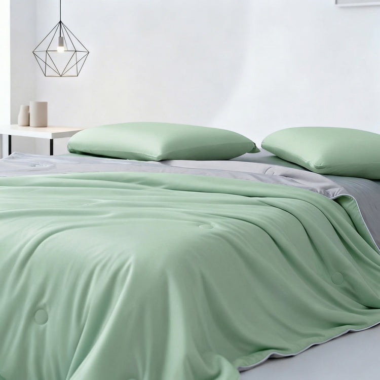 Reversible Ice Cooling Comforter